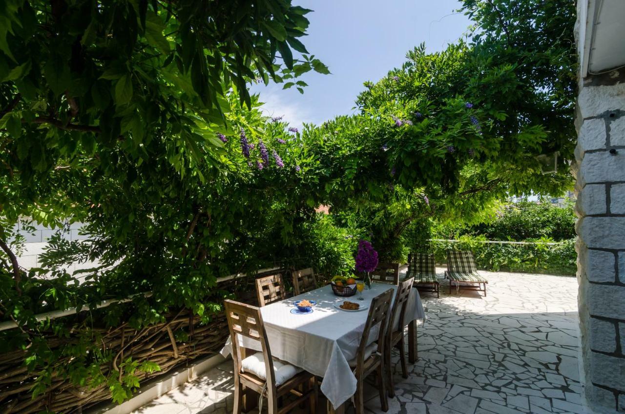 Wisteria Apartment